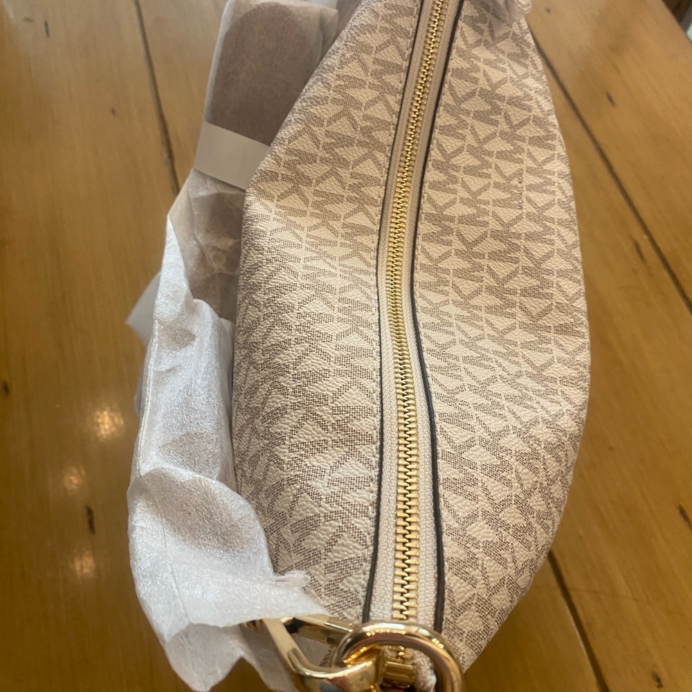 Michael Kors Cream Bucket Bag Brooke Vanilla NEW Authentic w tags dust bag 🎊 - Picture 13 of 15